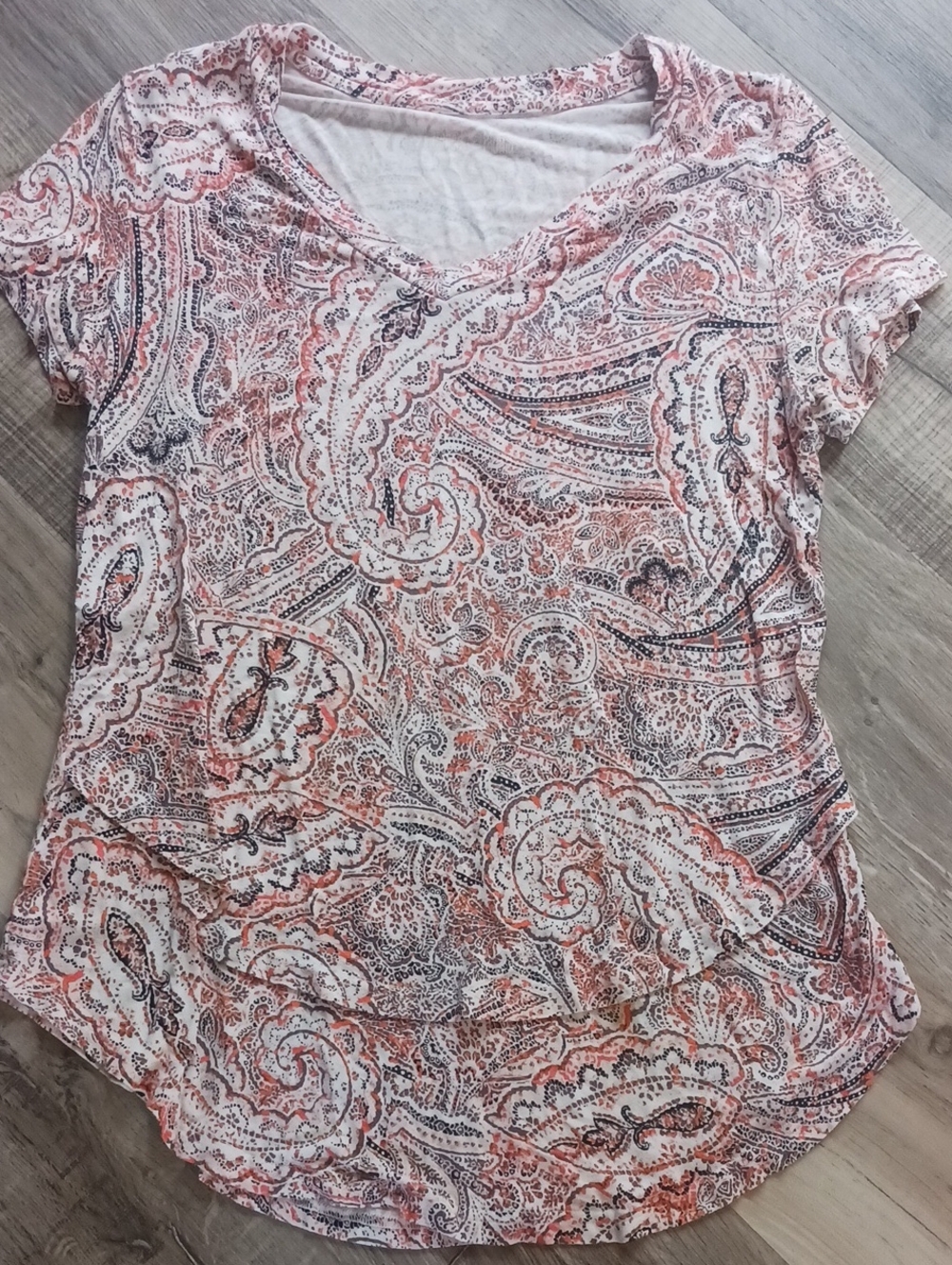 Latched Mama Pink Paisley V-Neck Short Sleeve Nursing Tee